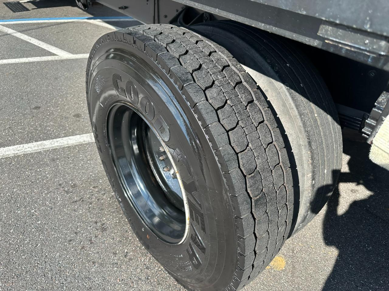 2006 Ford Super Duty F-650 Straight Frame Reg Cab XLT Jacksonville FL