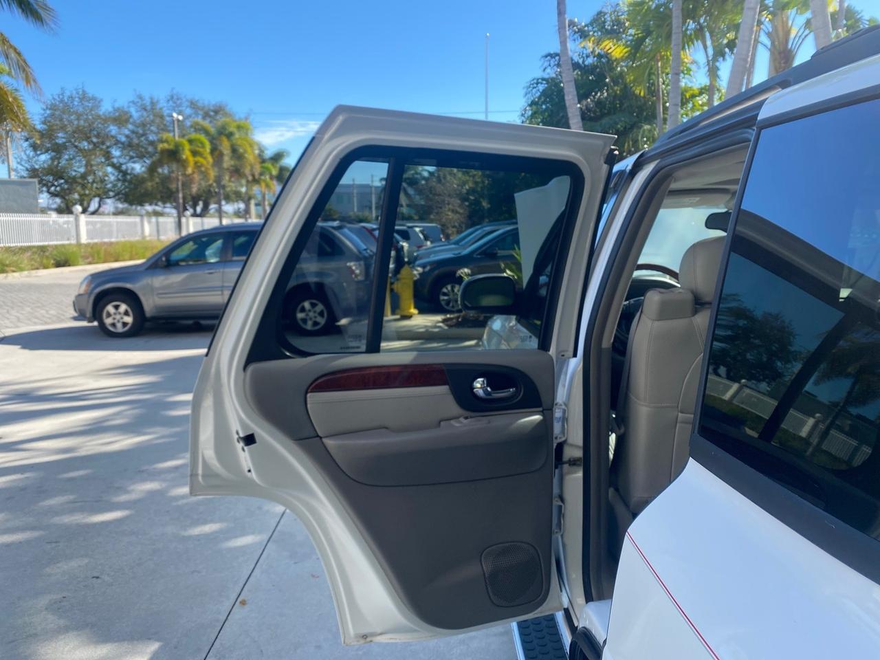 2006 GMC Envoy Denali LOW MILES 49,532 4WD SUNROOF Pompano Beach FL