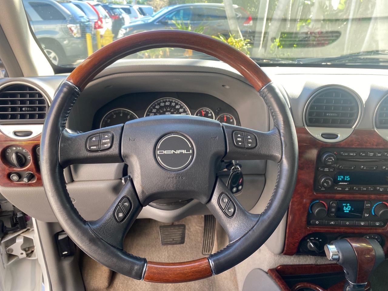 2006 GMC Envoy Denali LOW MILES 49,532 4WD SUNROOF Pompano Beach FL