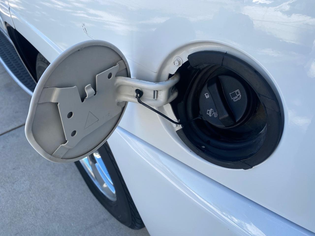 2006 GMC Envoy Denali LOW MILES 49,532 4WD SUNROOF Pompano Beach FL