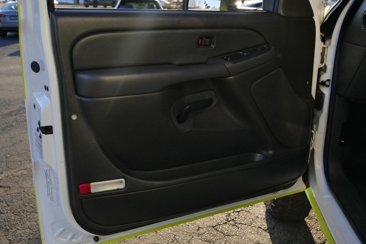 2006 GMC Sierra 3500 4X4 / Type I Ambulance / Duramax Diesel / Allison! Lincolnton NC