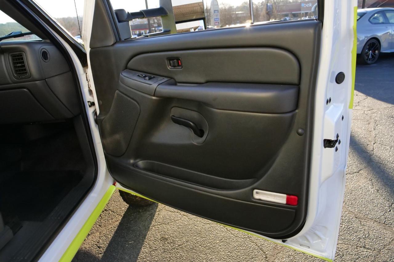 2006 GMC Sierra 3500 4X4 / Type I Ambulance / Duramax Diesel / Allison! Lincolnton NC