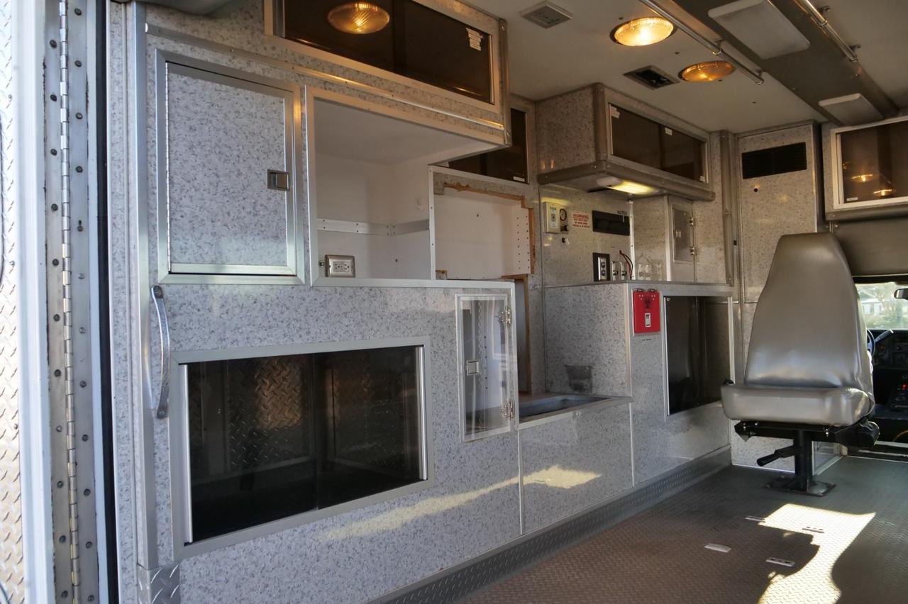 2006 GMC Sierra 3500 4X4 / Type I Ambulance / Duramax Diesel / Allison! Lincolnton NC