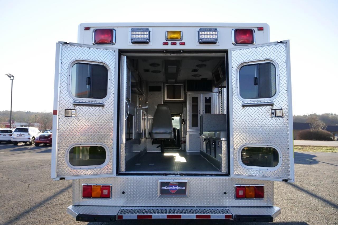 2006 GMC Sierra 3500 4X4 / Type I Ambulance / Duramax Diesel / Allison! Lincolnton NC