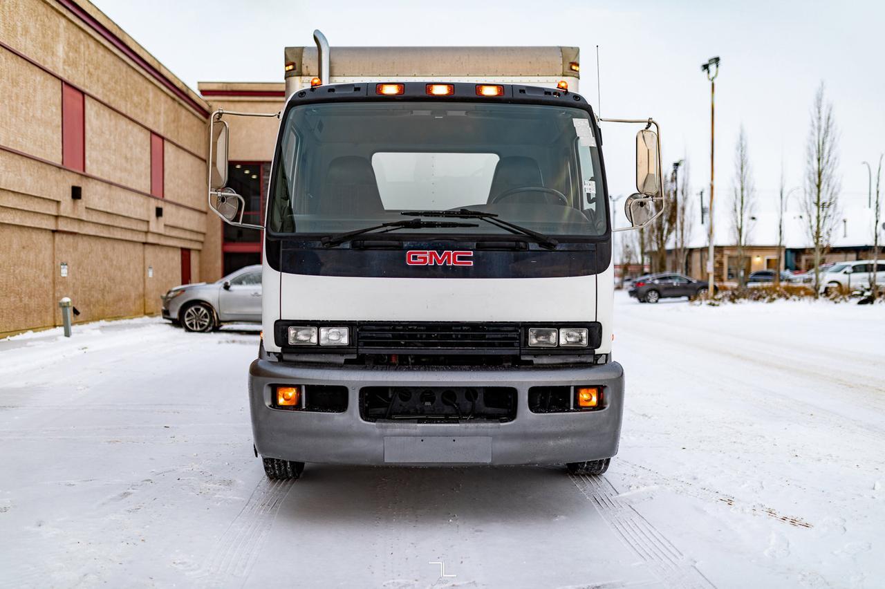 2006 GMC T-6500 Tilt Cab Cube Van Diesel Powerlift Tailgate Red Deer AB
