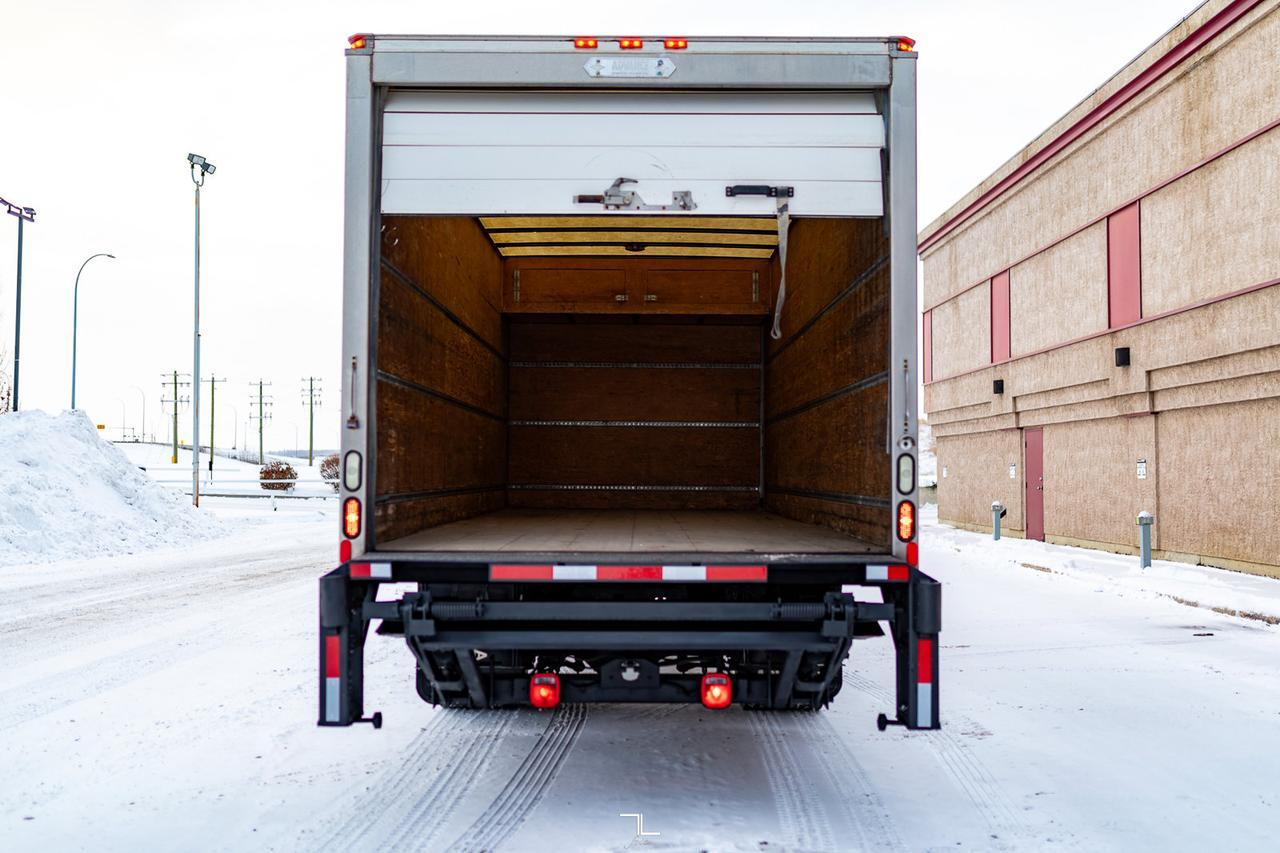2006 GMC T-6500 Tilt Cab Cube Van Diesel Powerlift Tailgate Red Deer AB