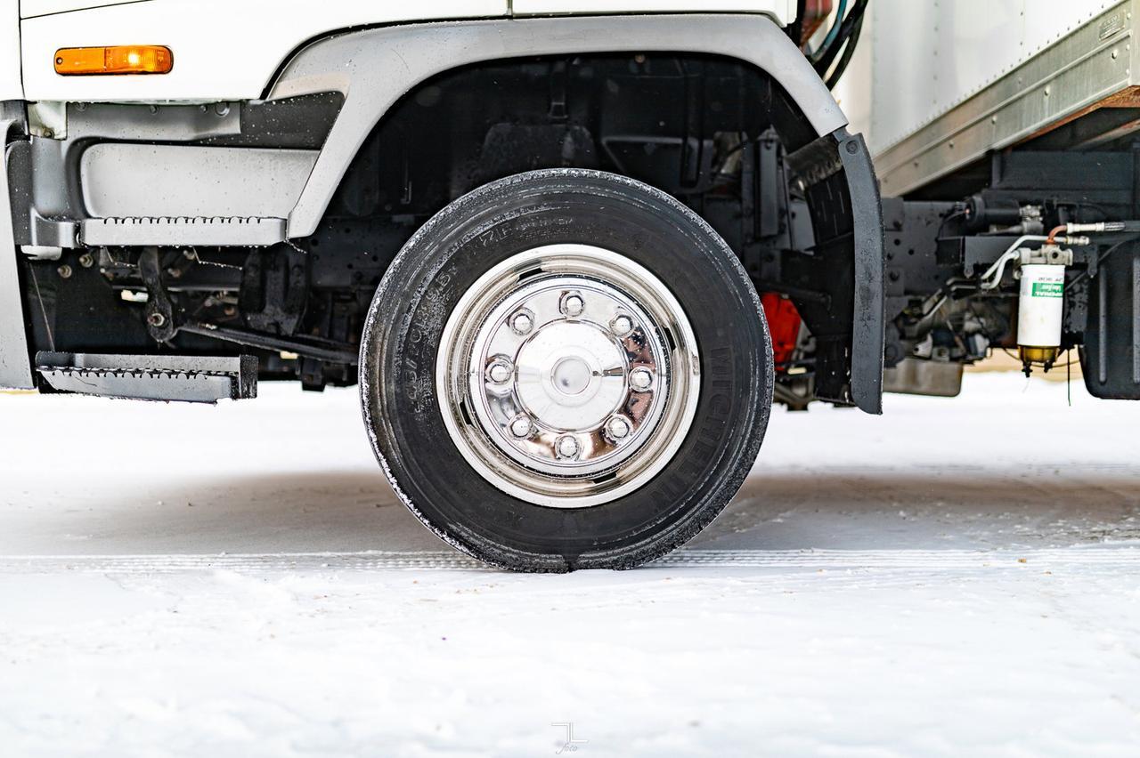 2006 GMC T-6500 Tilt Cab Cube Van Diesel Powerlift Tailgate Red Deer AB