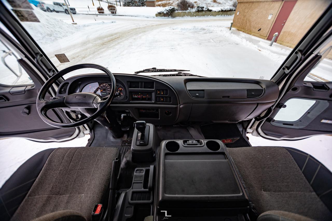 2006 GMC T-6500 Tilt Cab Cube Van Diesel Powerlift Tailgate Red Deer AB