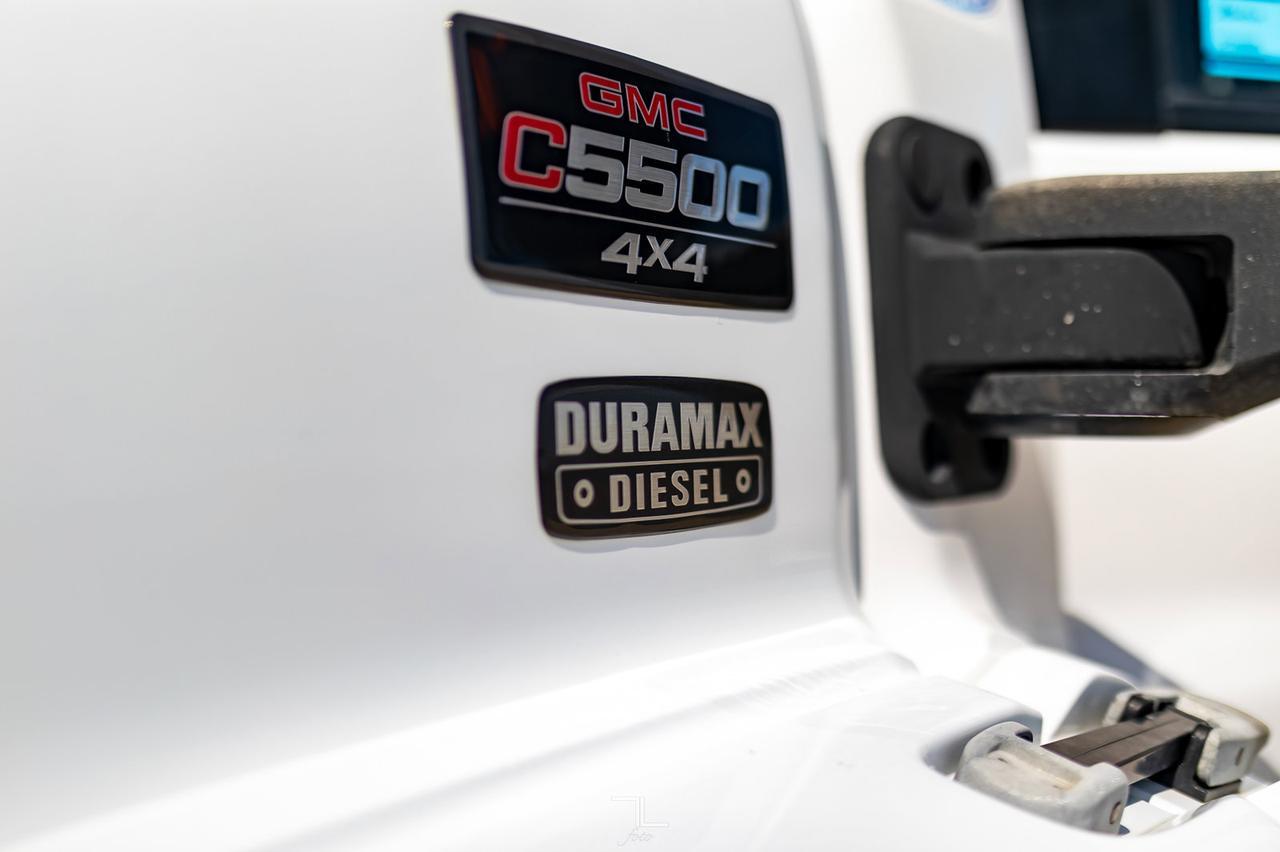 2006 GMC TC5500 4x4 Reg Cab Dually Deck Sleeper Diesel Red Deer AB