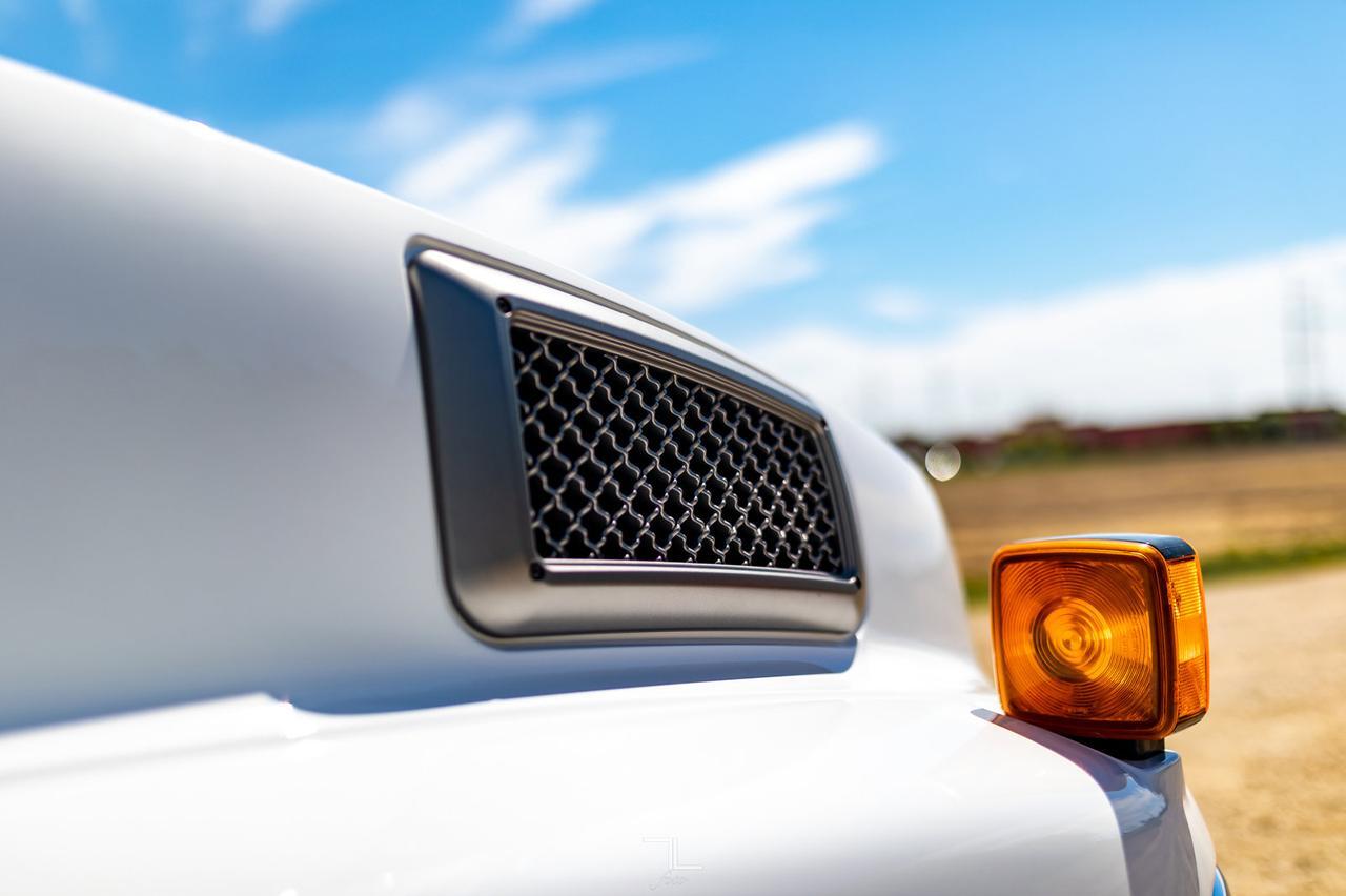 2006 GMC TC5500 4x4 Reg Cab Dually Deck Sleeper Diesel Red Deer AB