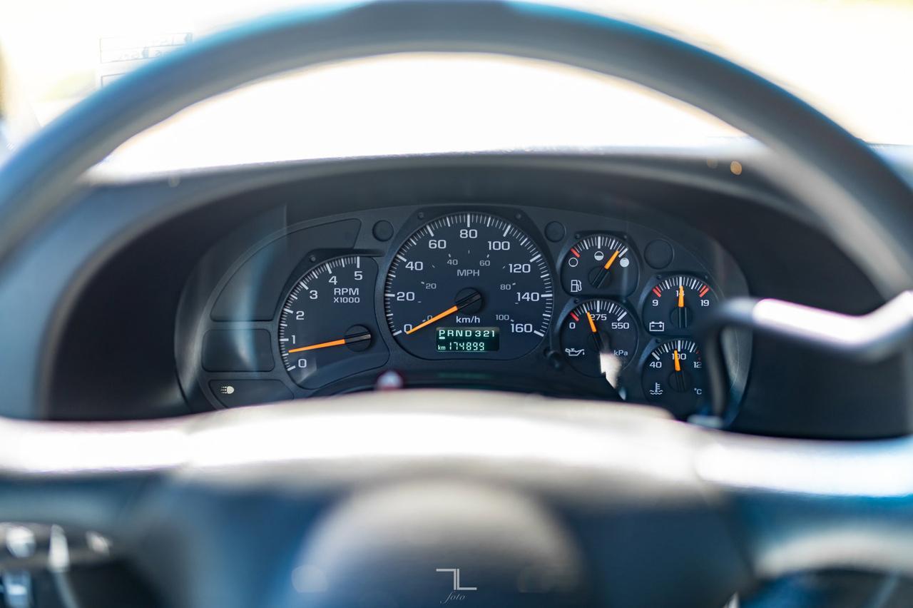 2006 GMC TC5500 4x4 Reg Cab Dually Deck Sleeper Diesel Red Deer AB