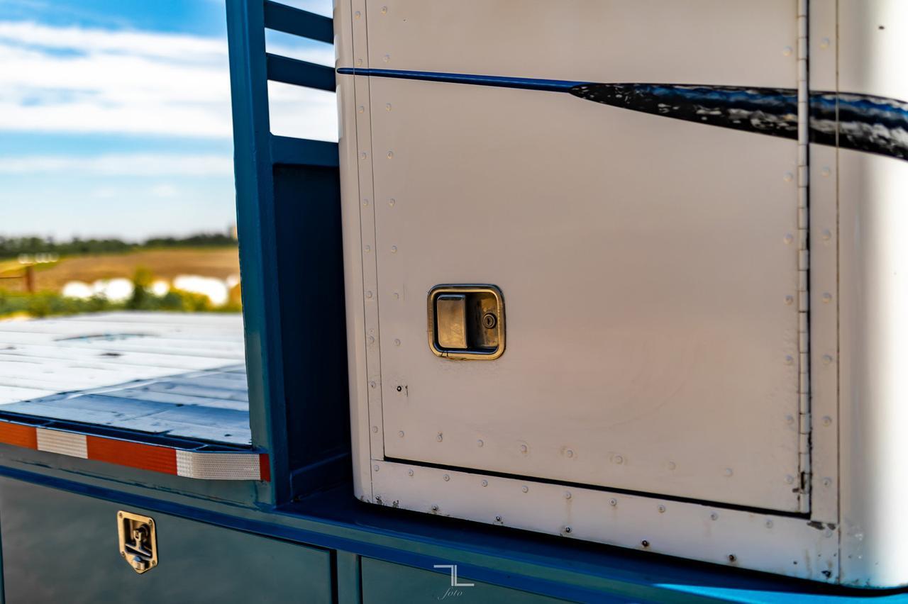 2006 GMC TC5500 4x4 Reg Cab Dually Deck Sleeper Diesel Red Deer AB