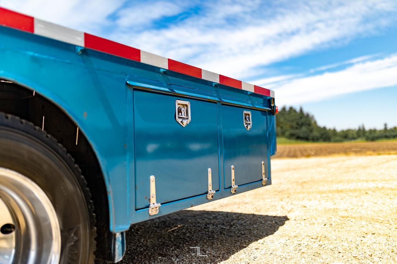 2006 GMC TC5500 4x4 Reg Cab Dually Deck Sleeper Diesel Red Deer AB