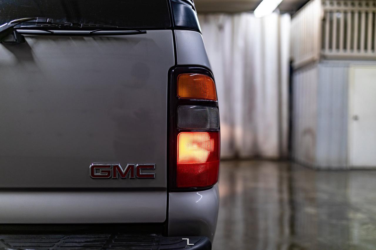 2006 GMC Yukon XL 2500 4x4 SLE PSeat Red Deer AB