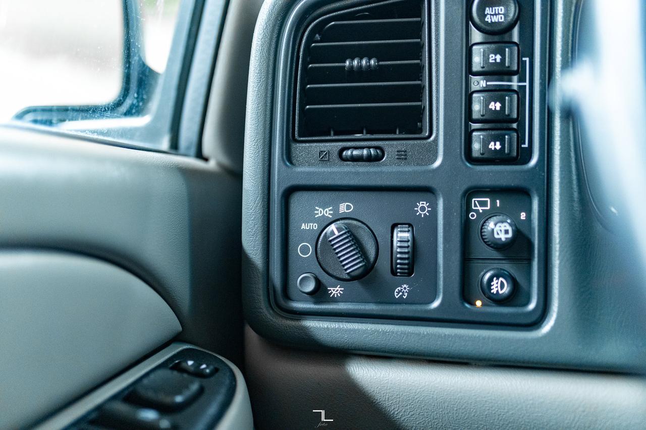 2006 GMC Yukon XL 2500 4x4 SLE PSeat Red Deer AB