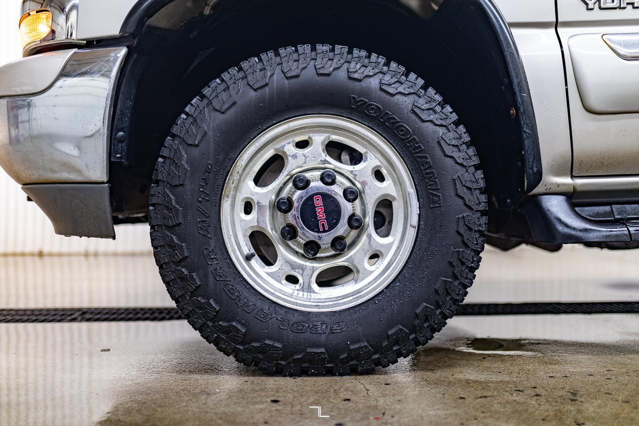 2006 GMC Yukon XL 2500 4x4 SLE PSeat Red Deer AB