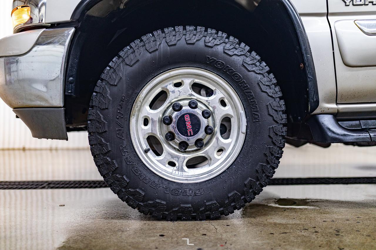 2006 GMC Yukon XL 2500 4x4 SLE PSeat Red Deer AB