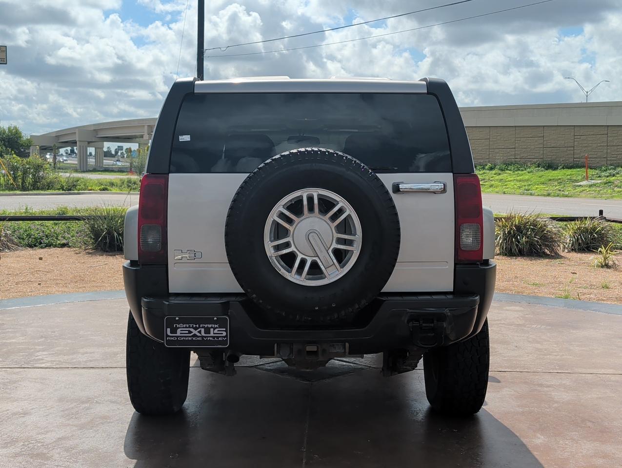 2006 HUMMER H3 Base