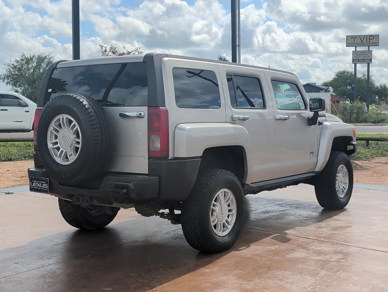 2006 HUMMER H3 Base