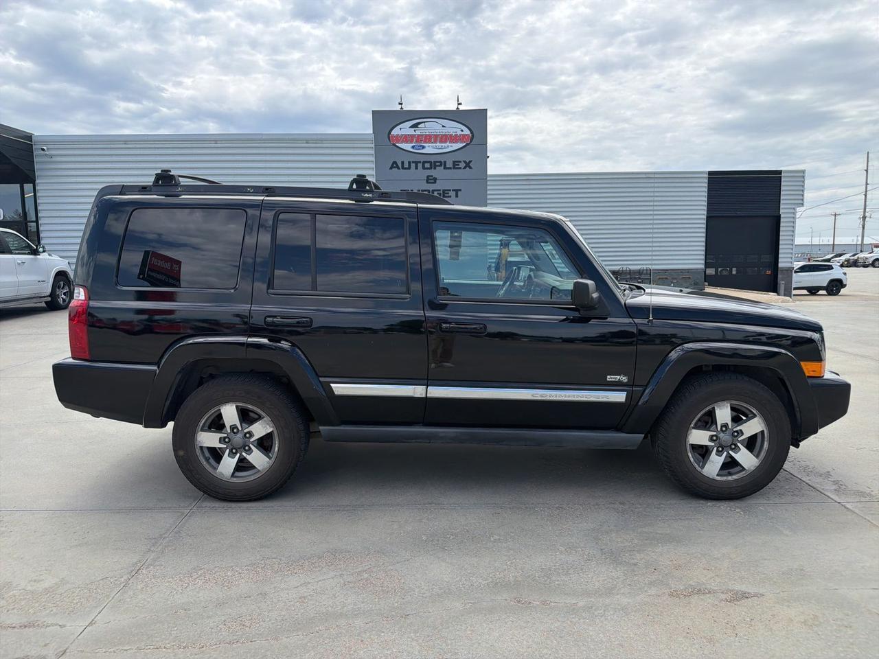 2006 Jeep Commander Base