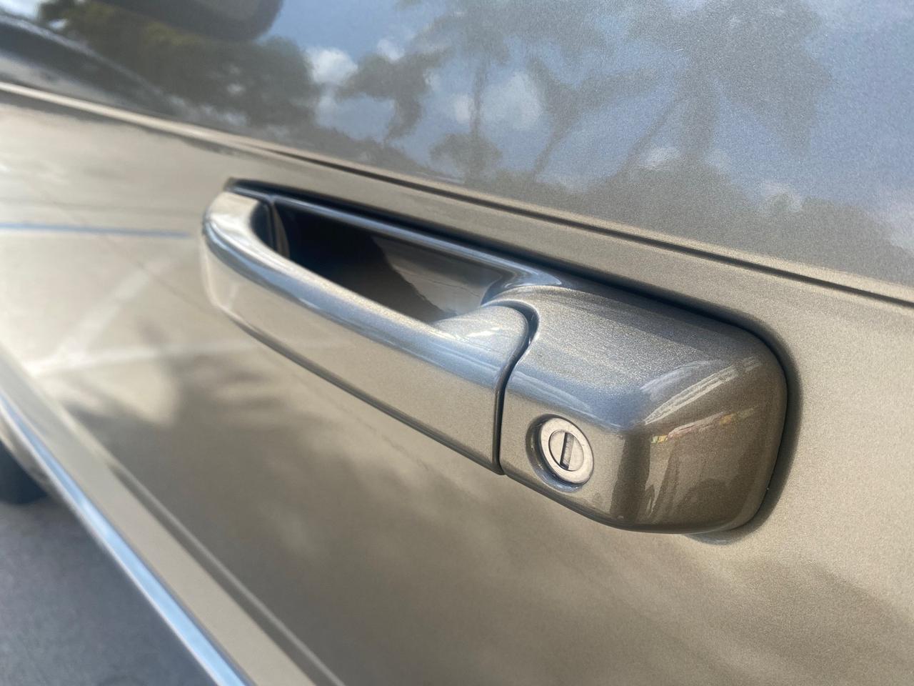 2006 Jeep Grand Cherokee Overland LOW MILES 57,372 1 OWNER 4WD Pompano Beach FL