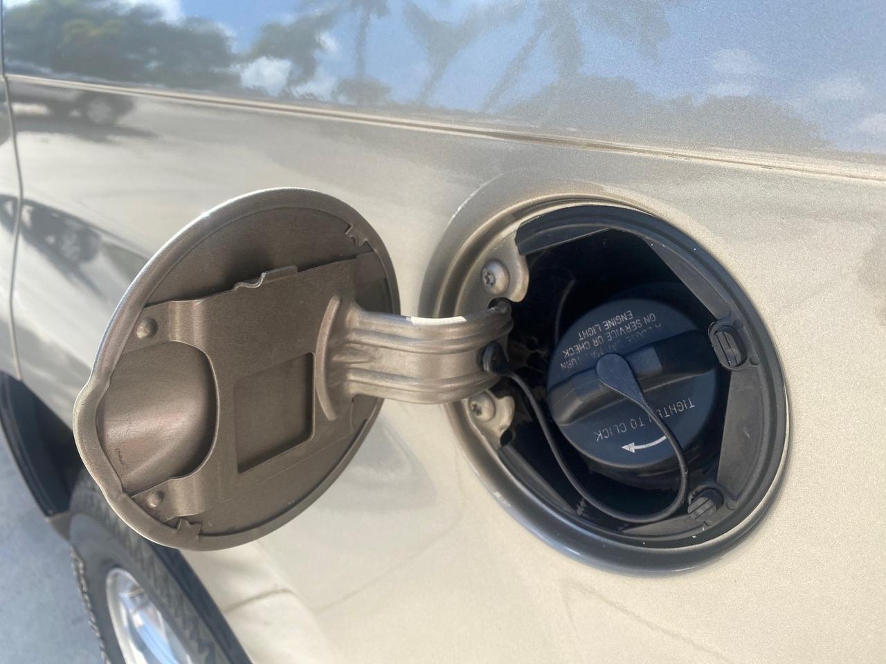 2006 Jeep Grand Cherokee Overland LOW MILES 57,372 1 OWNER 4WD Pompano Beach FL