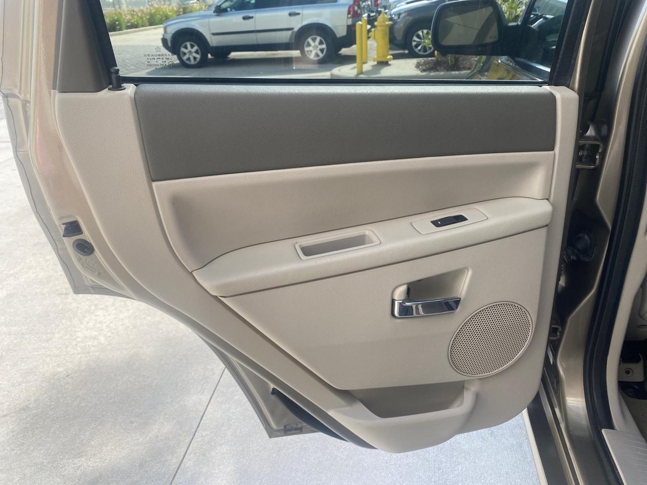 2006 Jeep Grand Cherokee Overland LOW MILES 57,372 1 OWNER 4WD Pompano Beach FL