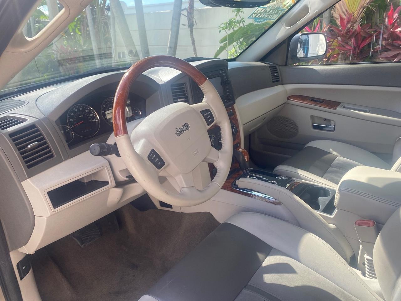 2006 Jeep Grand Cherokee Overland LOW MILES 57,372 1 OWNER 4WD Pompano Beach FL