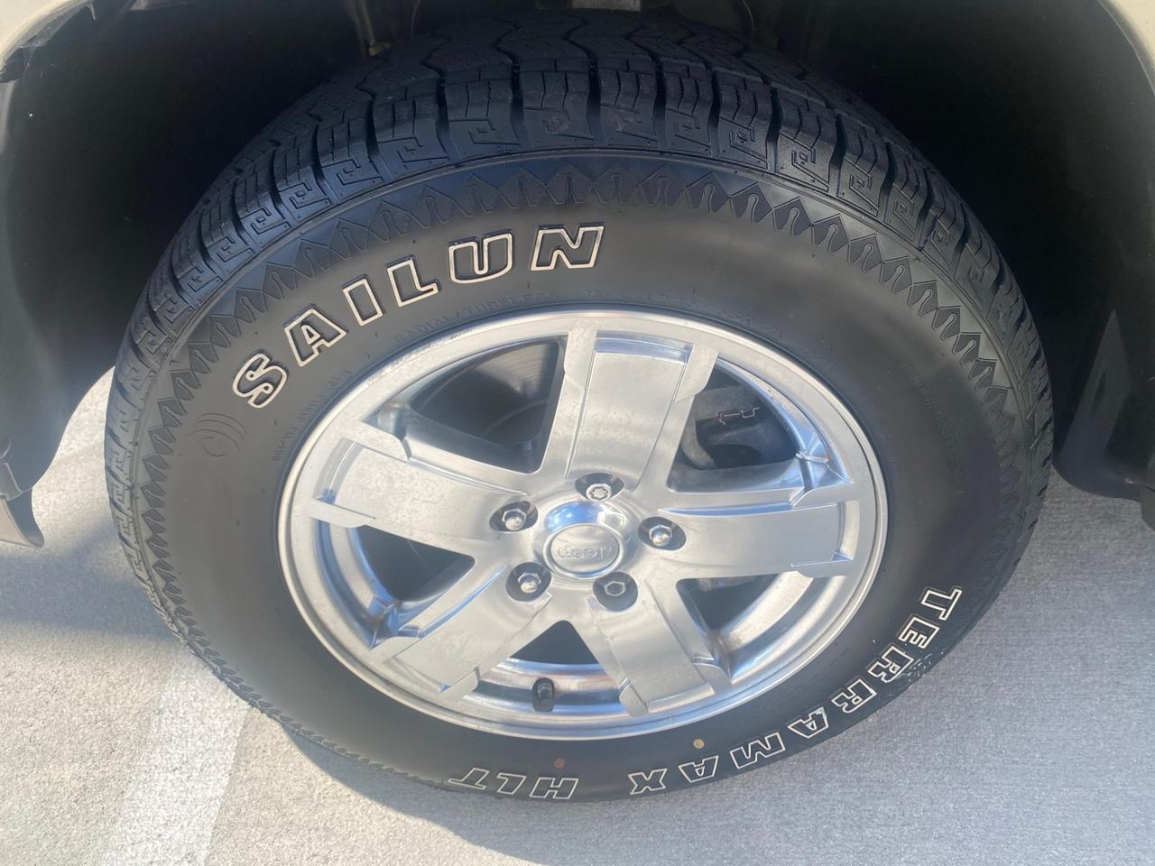 2006 Jeep Grand Cherokee Overland LOW MILES 57,372 1 OWNER 4WD Pompano Beach FL