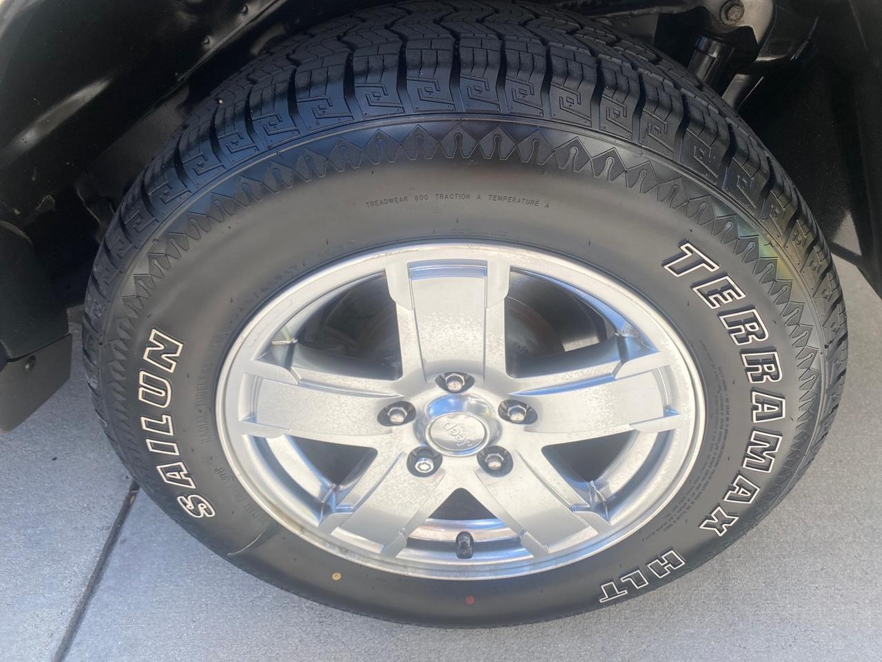 2006 Jeep Grand Cherokee Overland LOW MILES 57,372 1 OWNER 4WD Pompano Beach FL