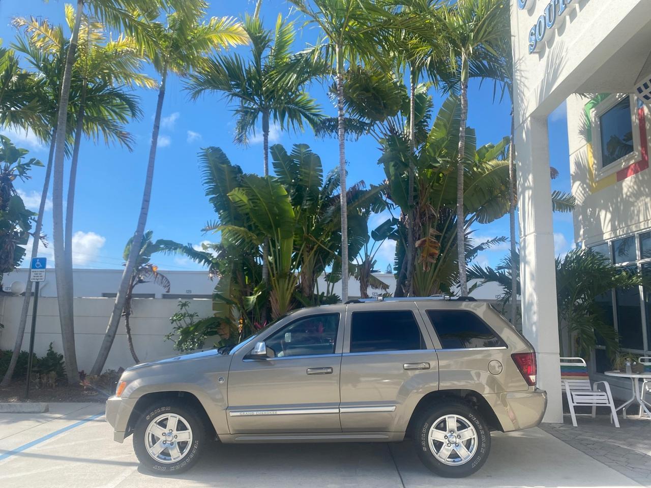 2006 Jeep Grand Cherokee Overland LOW MILES 57,372 1 OWNER 4WD Pompano Beach FL
