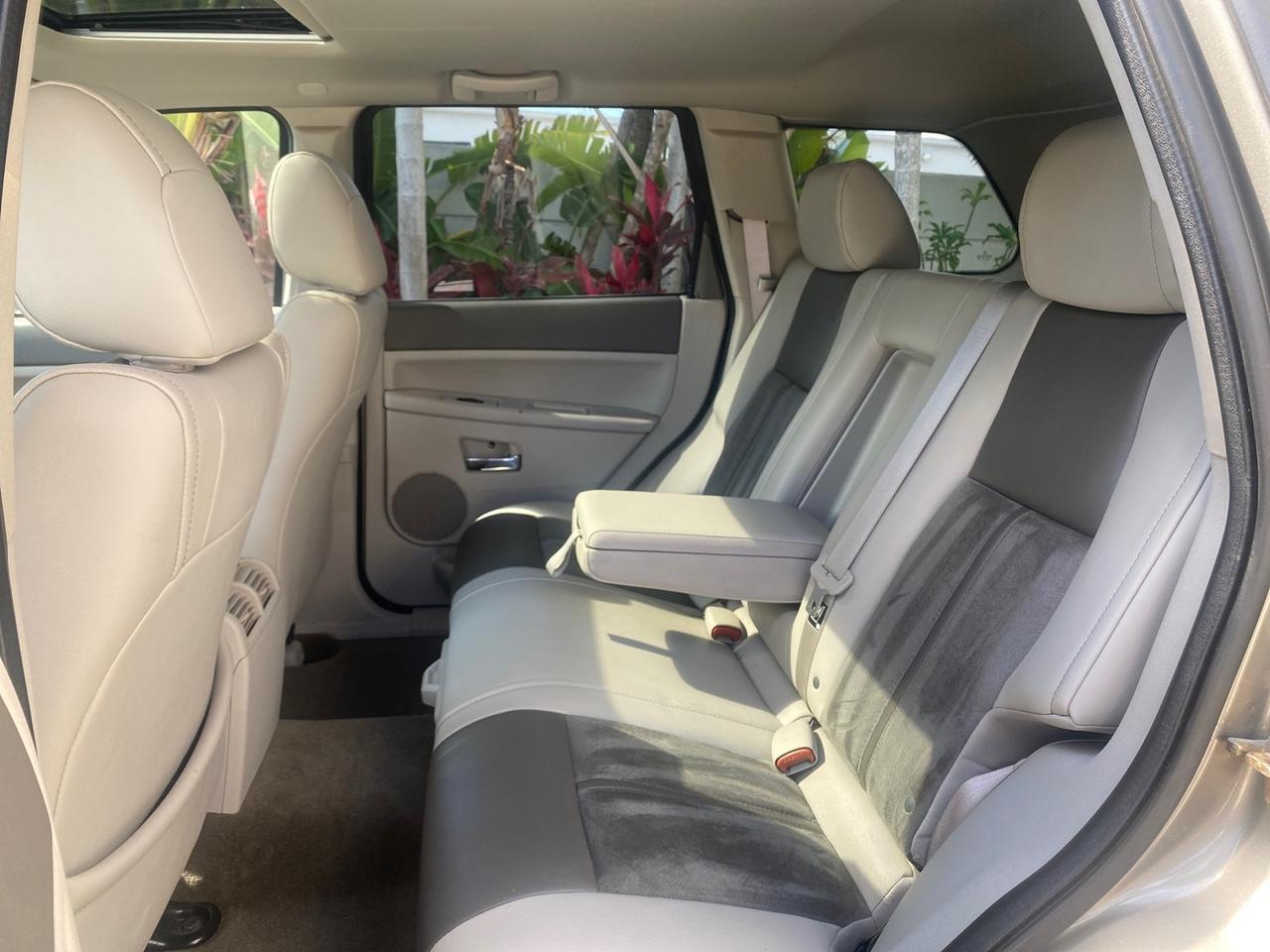 2006 Jeep Grand Cherokee Overland LOW MILES 57,372 1 OWNER 4WD Pompano Beach FL
