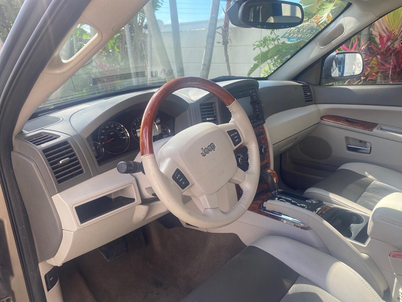 2006 Jeep Grand Cherokee Overland LOW MILES 57,372 1 OWNER 4WD Pompano Beach FL