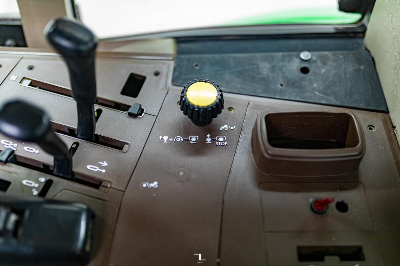 2006 John Deere 6415 4WD Tractor Diesel Red Deer AB