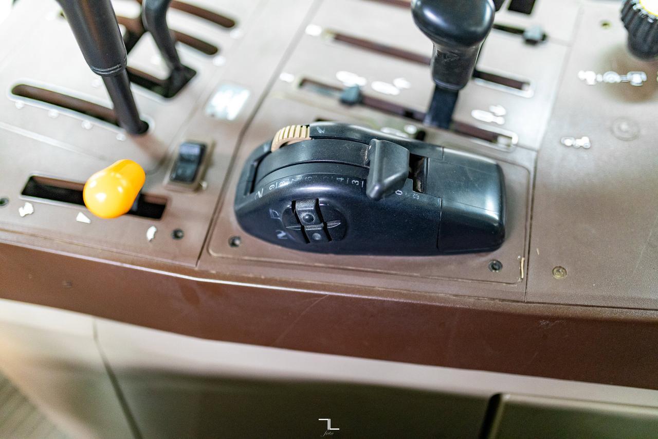 2006 John Deere 6415 4WD Tractor Diesel Red Deer AB