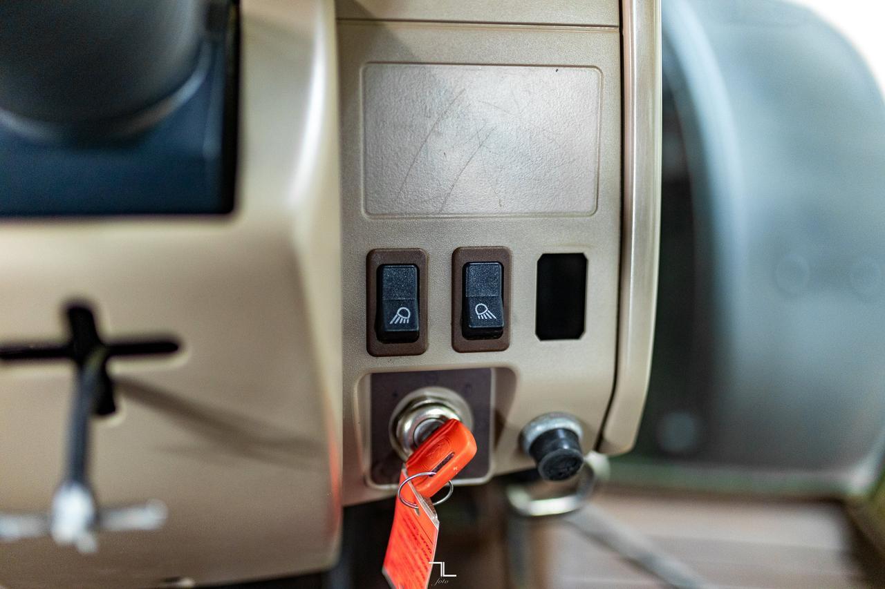 2006 John Deere 6415 4WD Tractor Diesel Red Deer AB