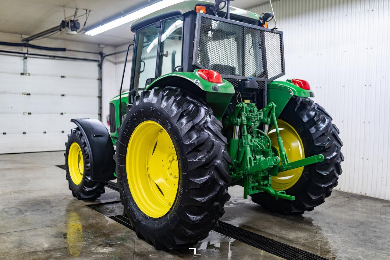 2006 John Deere 6415 4WD Tractor Diesel Red Deer AB