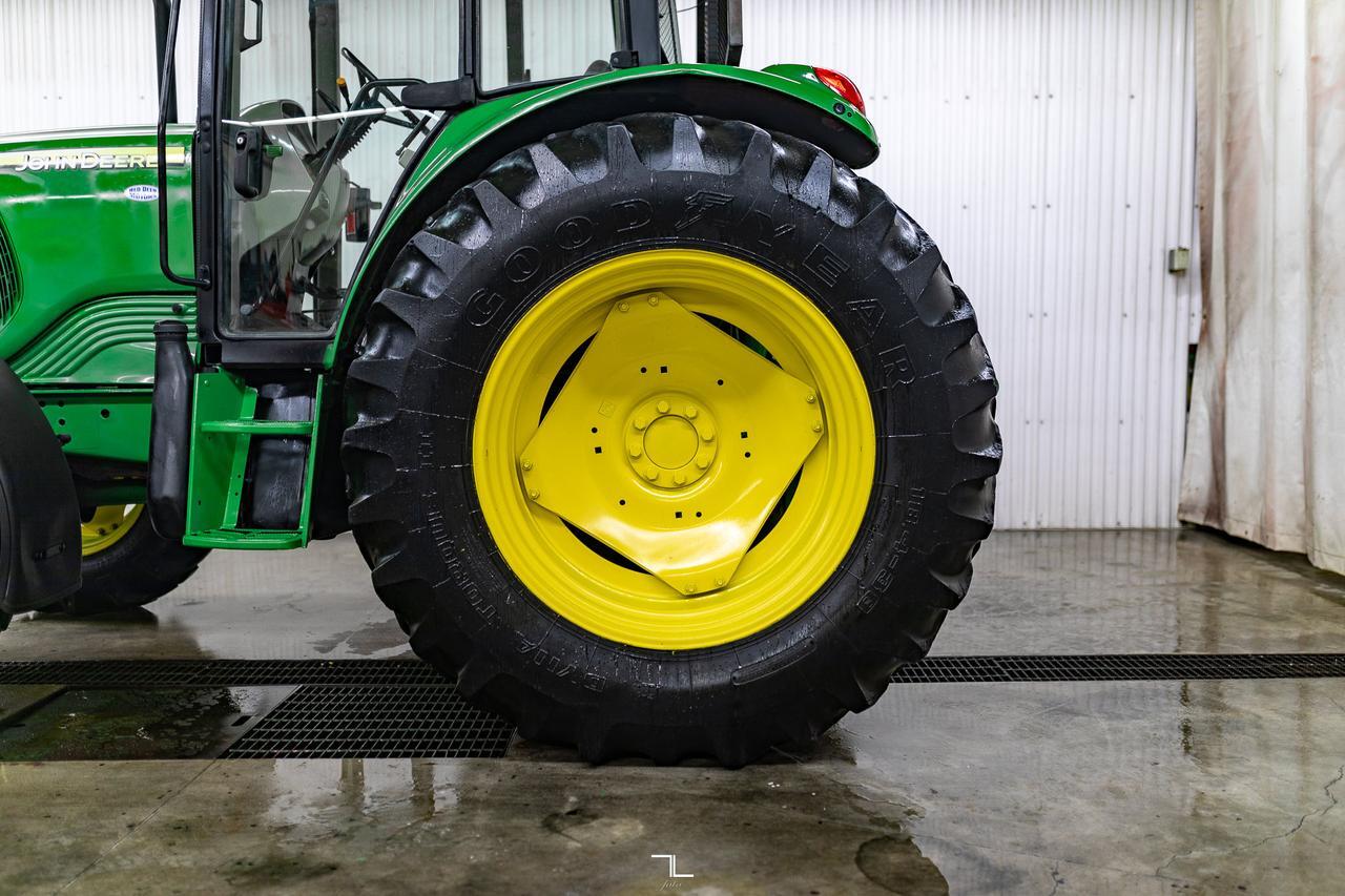 2006 John Deere 6415 4WD Tractor Diesel Red Deer AB