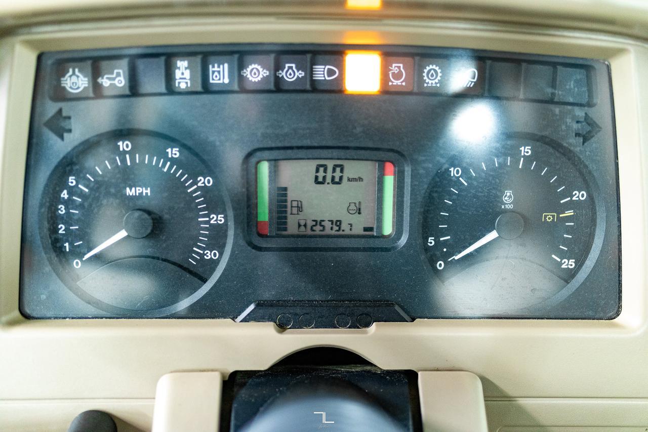 2006 John Deere 6415 4WD Tractor Diesel Red Deer AB