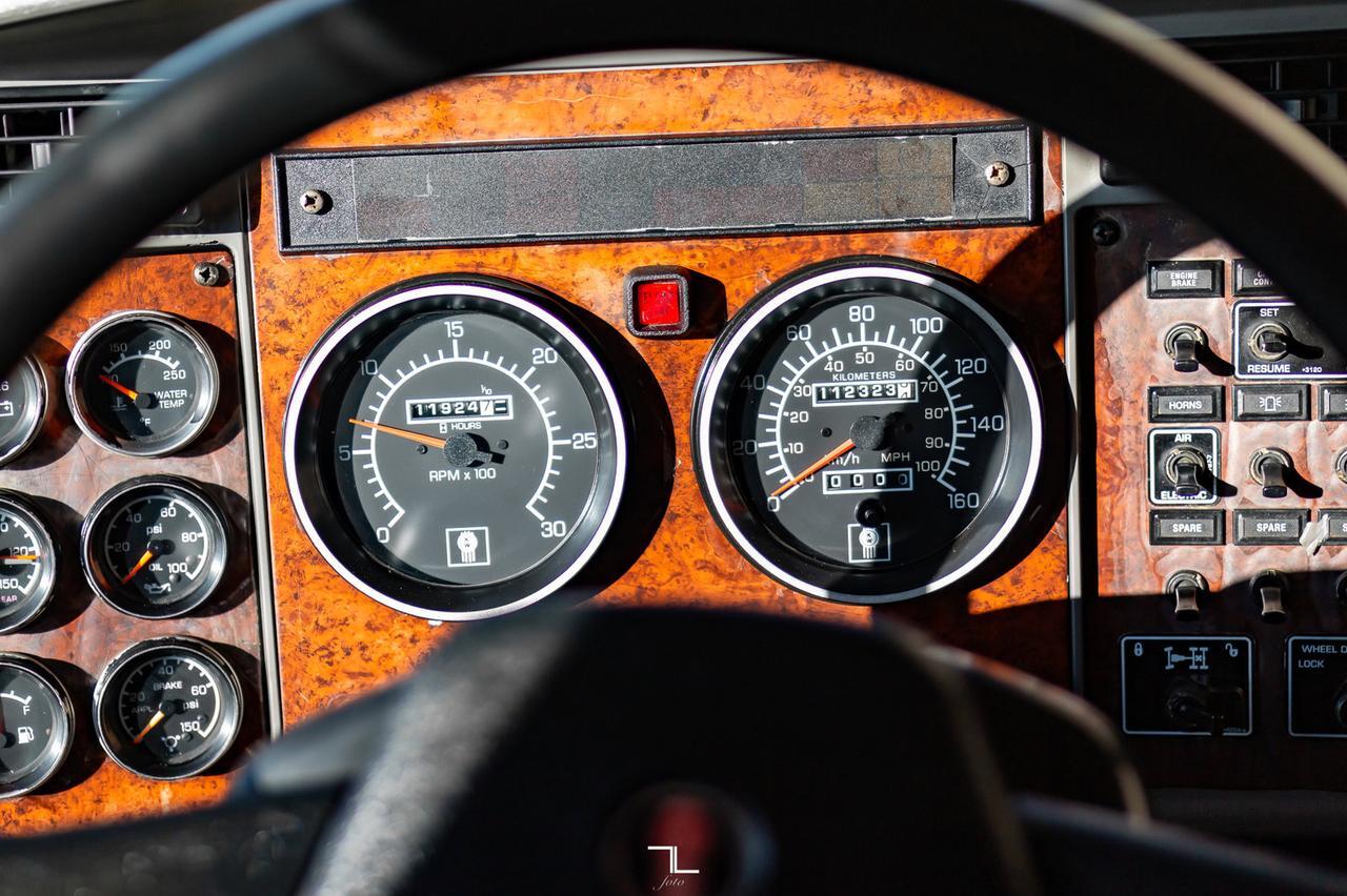 2006 Kenworth T-300 Regular Cab Flat Deck CAT Diesel Red Deer AB