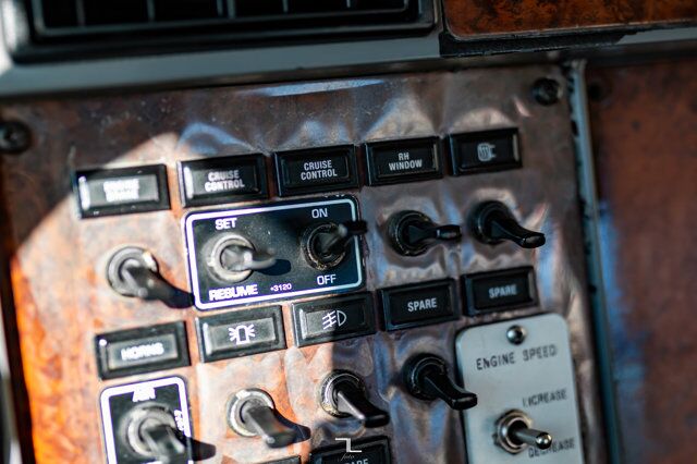 2006 Kenworth T-300 Regular Cab Flat Deck CAT Diesel Red Deer AB