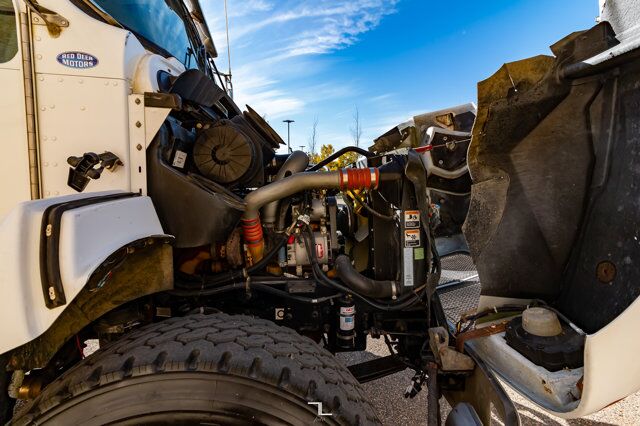 2006 Kenworth T-300 Regular Cab Flat Deck CAT Diesel Red Deer AB