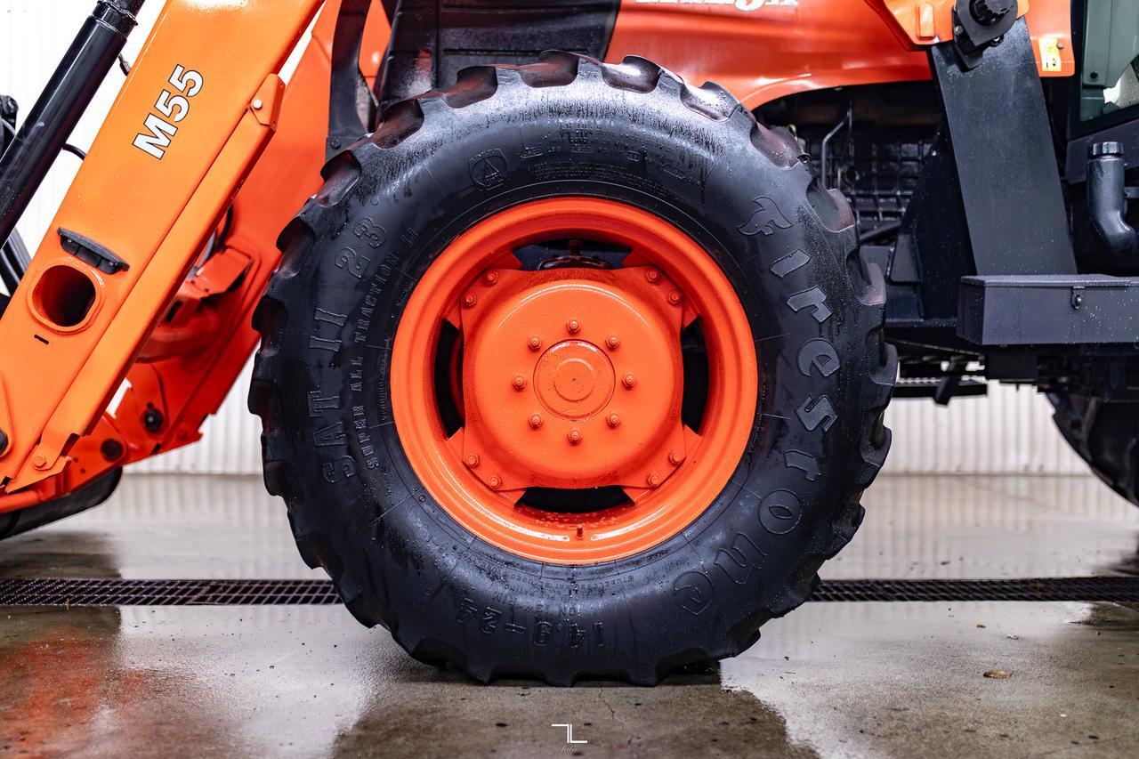 2006 Kubota M125X MFWD Tractor Loader Bucket Grapple Diesel Red Deer AB