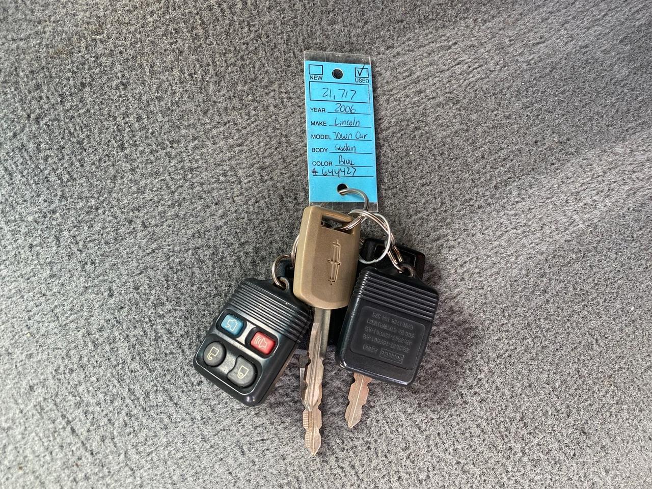 2006 Lincoln Town Car Signature LOW MILES 21,718 1 OWNER Pompano Beach FL