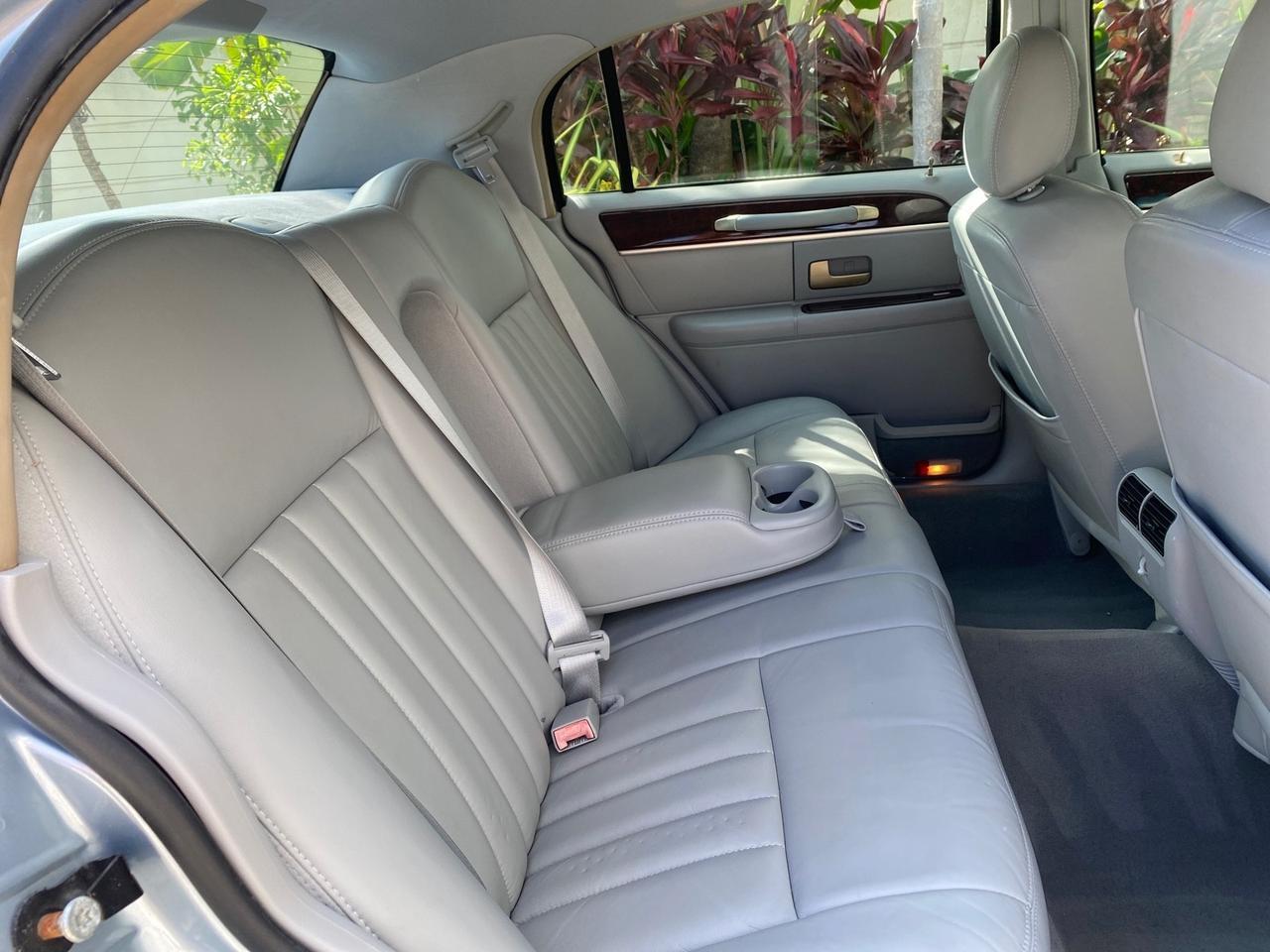 2006 Lincoln Town Car Signature LOW MILES 21,718 1 OWNER Pompano Beach FL