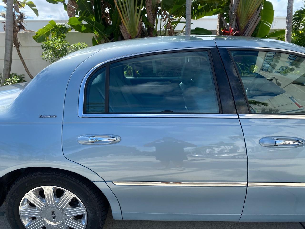 2006 Lincoln Town Car Signature LOW MILES 21,718 1 OWNER Pompano Beach FL