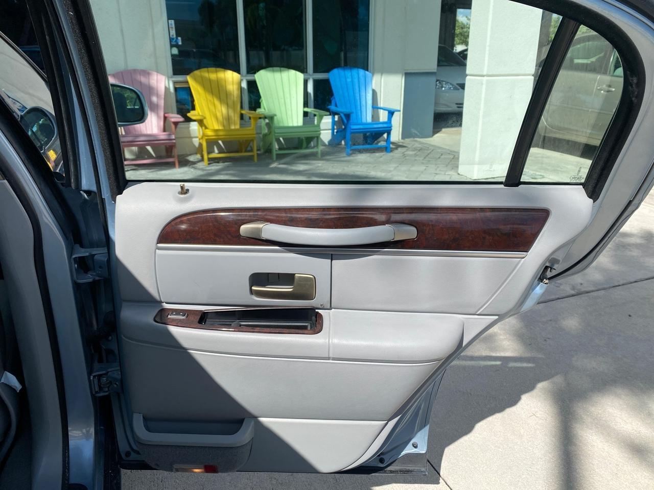 2006 Lincoln Town Car Signature LOW MILES 21,718 1 OWNER Pompano Beach FL