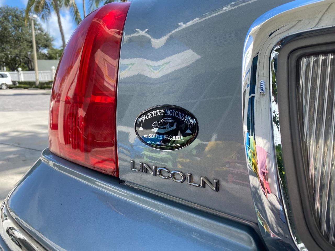 2006 Lincoln Town Car Signature LOW MILES 21,718 1 OWNER Pompano Beach FL