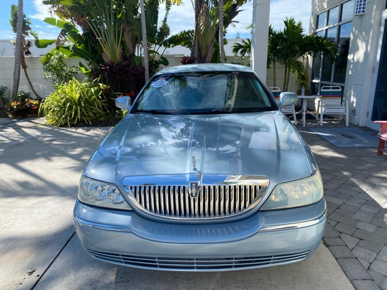 2006 Lincoln Town Car Signature LOW MILES 21,718 1 OWNER