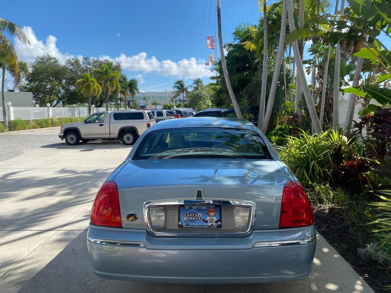 2006 Lincoln Town Car Signature LOW MILES 21,718 1 OWNER Pompano Beach FL
